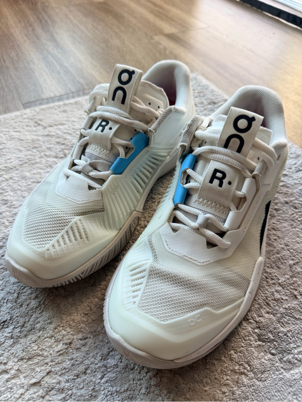 On Running THE ROGER Pro Court Shoes White Blue 8.5